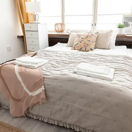 Apartment 2ndhomes Modern With Location *