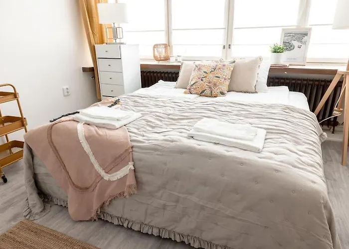 Apartment 2ndhomes Modern With Location *